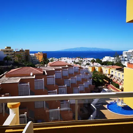 Vaso Rojo Apartamento Costa Adeje (Tenerife)