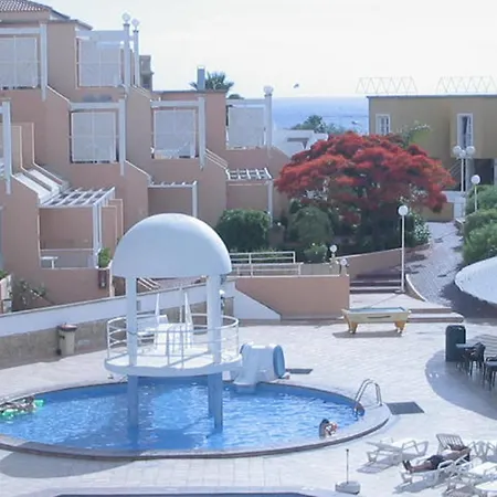 Vaso Rojo Vista Mar דירה