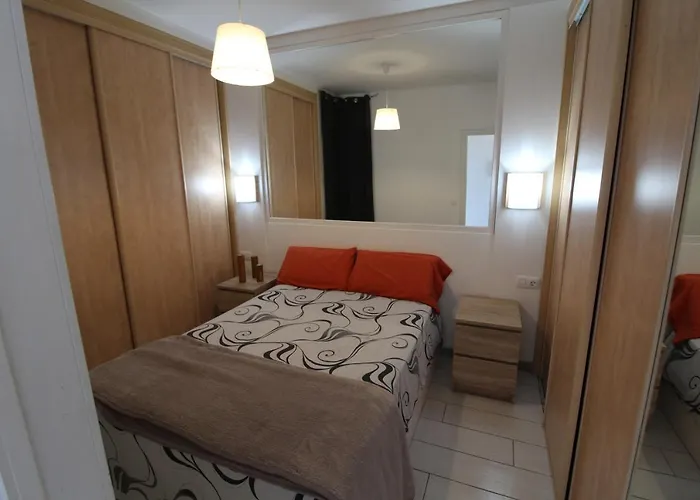 Vaso Rojo Vista Mar דירה *