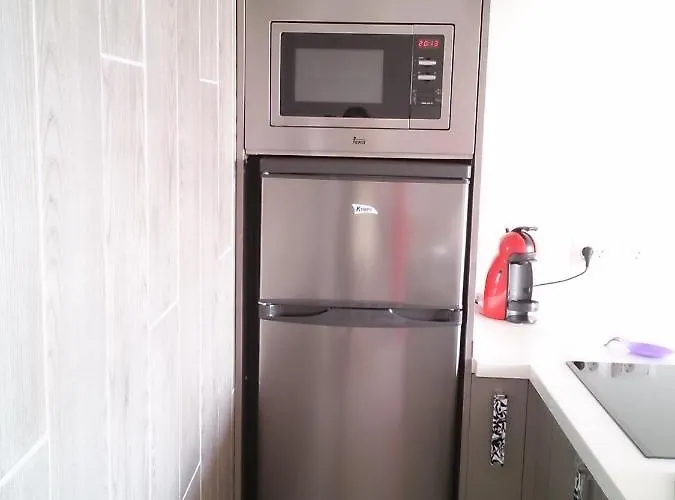 Vaso Rojo Vista Mar * אדחה