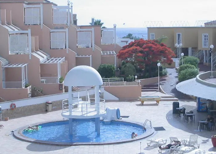 Vaso Rojo Vista Mar דירה